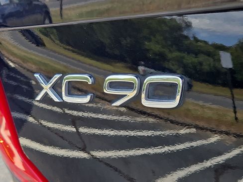 Used 2025 Volvo XC90 B5 Core image 30
