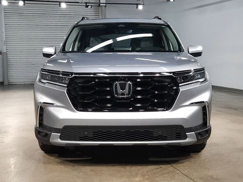 Used 2025 Honda Pilot Elite image 2