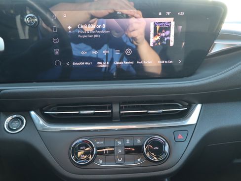 Used 2024 Buick Envista Preferred w/ Convenience I Package image 17