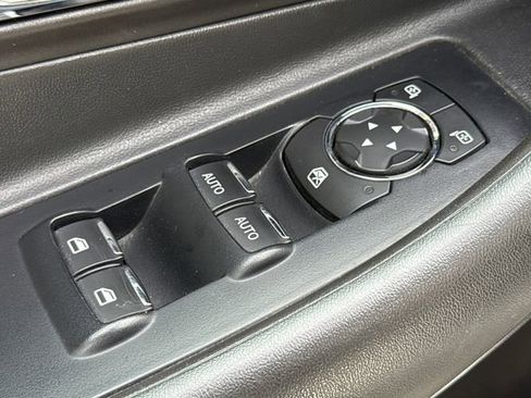 Used 2013 Ford Taurus SHO image 19