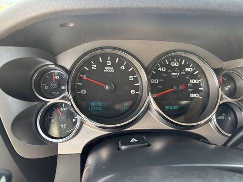 Used 2011 Chevrolet Silverado 1500 LT w/ Texas Edition RWD image 17