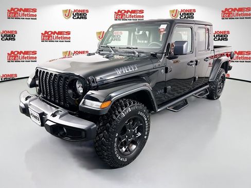 Used 2023 Jeep Gladiator Willys image 13