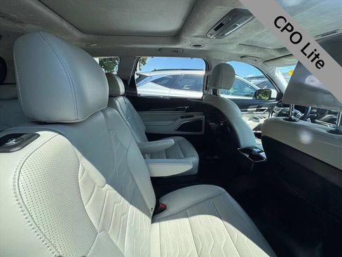 Used 2022 Kia Telluride SX w/ SX Prestige Package AWD/4WD image 4