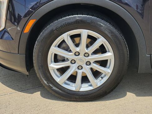 Used 2023 Cadillac XT4 Luxury w/ Cold Weather Package FWD image 10