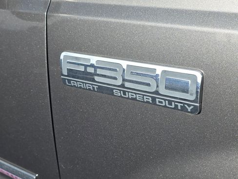 Used 2005 Ford F350 XLT image 2