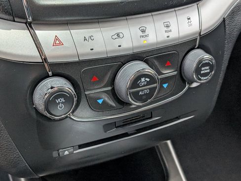 Used 2015 Dodge Journey SXT w/ Flexible Seating Group image 22