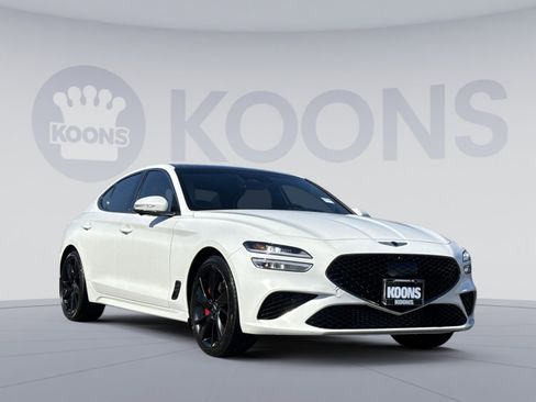 Used 2023 Genesis G70 3.3T w/ Sport Prestige Package image 10