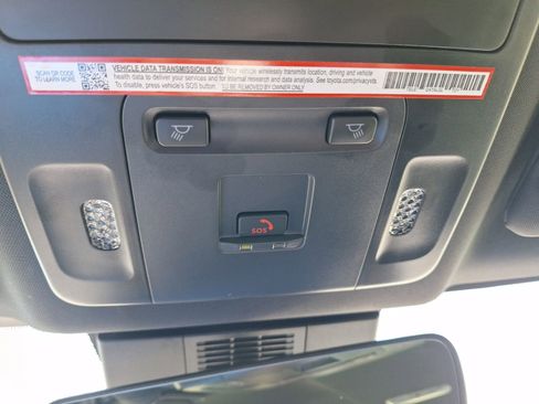 Used 2025 Toyota Camry SE w/ Convenience Package image 28