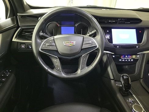 Certified 2025 Cadillac XT5 Premium Luxury image 16