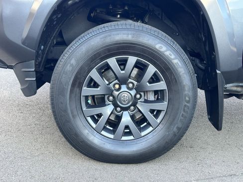 Used 2022 Toyota Tacoma SR5 image 11
