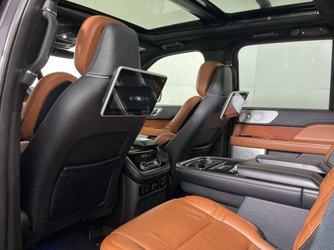 Used 2020 Lincoln Navigator Reserve w/ Equipment Group 208A Reserve image 26