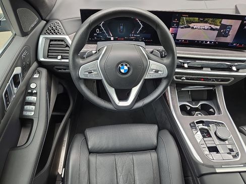 Used 2024 BMW X7 xDrive40i w/ Premium Package AWD/4WD image 11