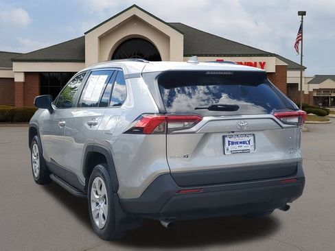 Used 2020 Toyota RAV4 LE image 3