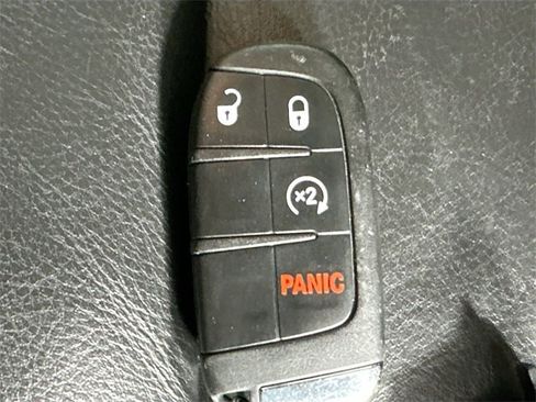 Used 2022 Jeep Renegade Limited w/ Sun, Sound & Wheels Group image 19