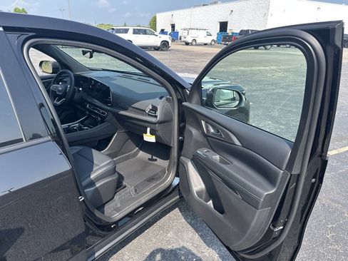 New 2026 Chevrolet Traverse LT w/ Driver Confidence Package image 29