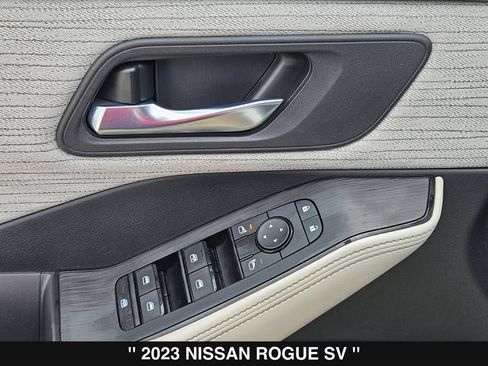 Used 2023 Nissan Rogue SV FWD image 15