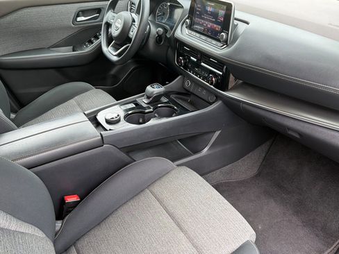 Used 2022 Nissan Rogue SV AWD/4WD image 16