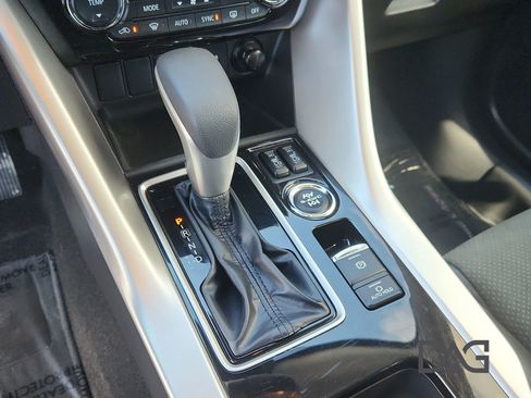 Used 2025 Mitsubishi Eclipse Cross SE image 29