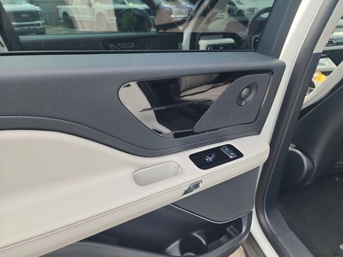 New 2026 Lincoln Aviator Reserve AWD/4WD image 47
