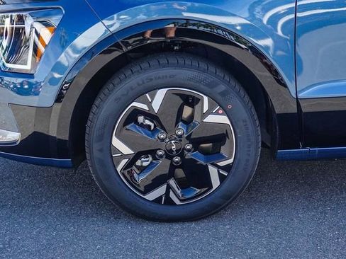 New 2026 Kia Niro Wind FWD image 11
