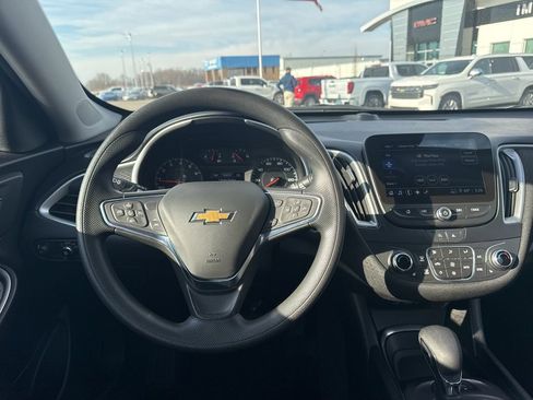 Used 2024 Chevrolet Malibu LT image 17