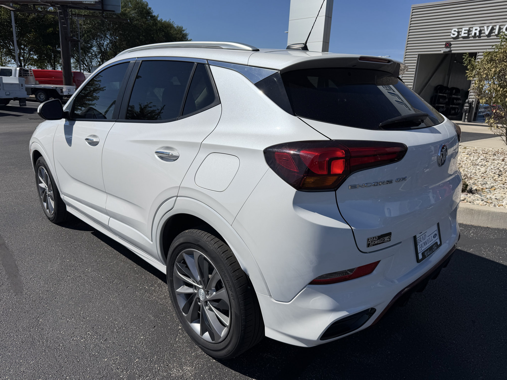 Used 2022 Buick Encore GX Preferred w/ Sport Touring Package FWD image 8