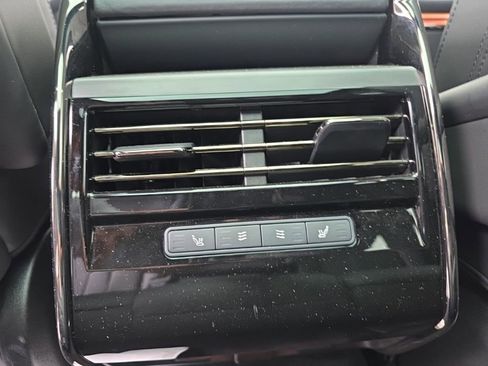 Used 2025 Land Rover Range Rover Sport SE AWD/4WD image 11