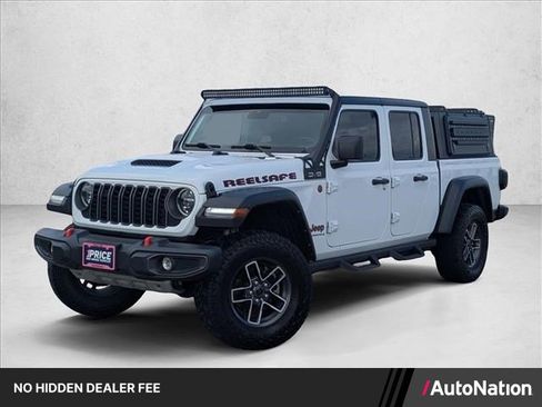 Used 2025 Jeep Gladiator Mojave w/ Convenience Group AWD/4WD image 1