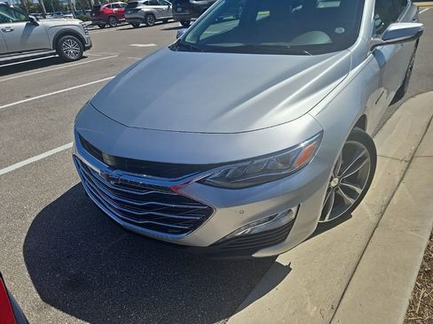 Used 2019 Chevrolet Malibu Premier w/ Sun and Wheel Package image 4