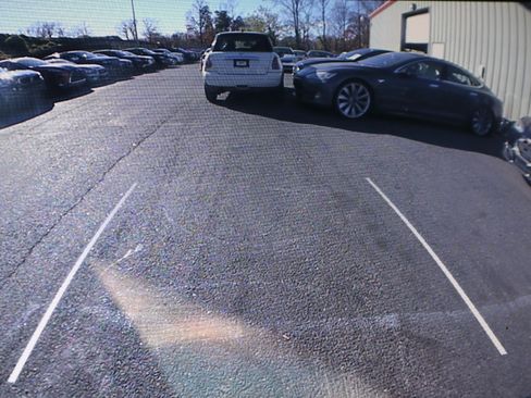 Used 2018 Tesla Model X 75D image 17