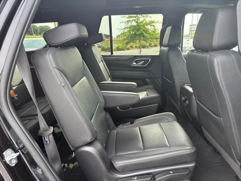 Used 2022 Chevrolet Tahoe Z71 w/ Luxury Package AWD/4WD image 15