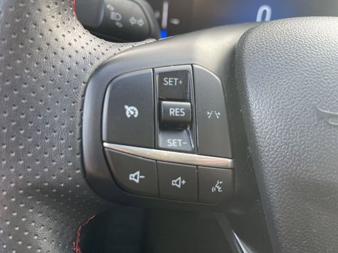 Used 2025 Ford Escape ST-Line image 18