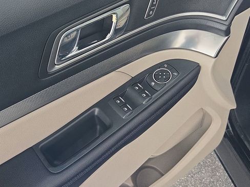 Used 2018 Ford Explorer XLT w/ Equipment Group 202A FWD image 27