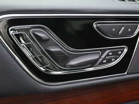 Certified 2022 Lincoln Navigator Reserve w/ Monochromatic Package image 14