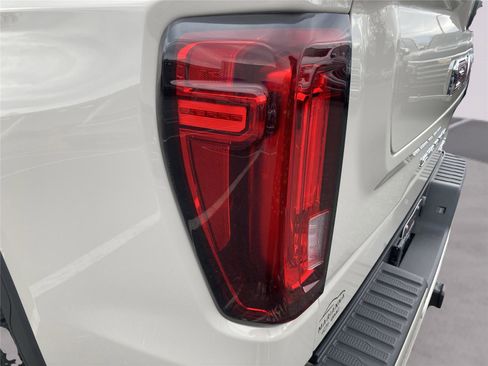 New 2026 GMC Sierra 1500 AT4 w/ AT4 Premium Package AWD/4WD image 12