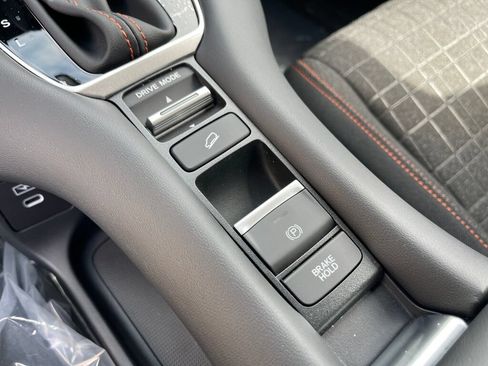 Certified 2024 Honda HR-V Sport image 8