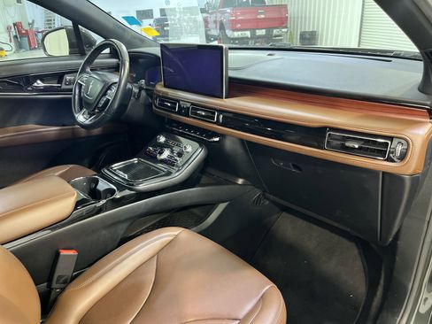 Used 2022 Lincoln Nautilus Reserve w/ Equipment Group 201A image 19