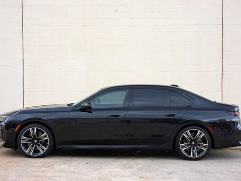 Used 2023 BMW 760i xDrive AWD/4WD image 67