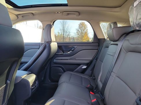 New 2026 Lincoln Corsair Premiere image 13