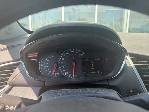 Used 2018 Chevrolet Trax LT w/ Redline Edition FWD image 4