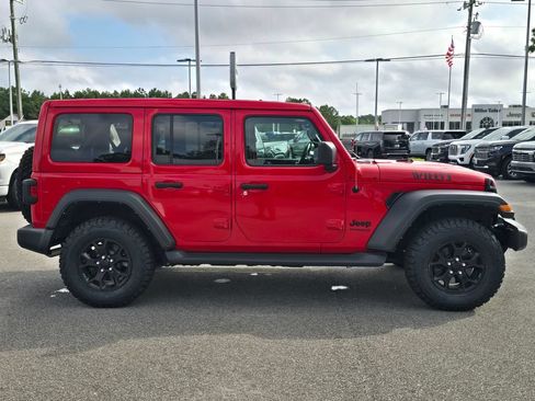 Used 2022 Jeep Wrangler Unlimited Sport AWD/4WD image 2