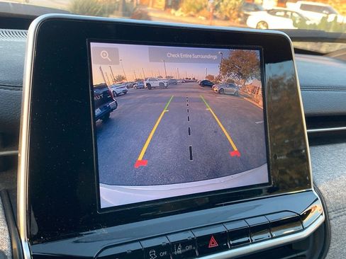 Used 2025 Jeep Compass Latitude image 23