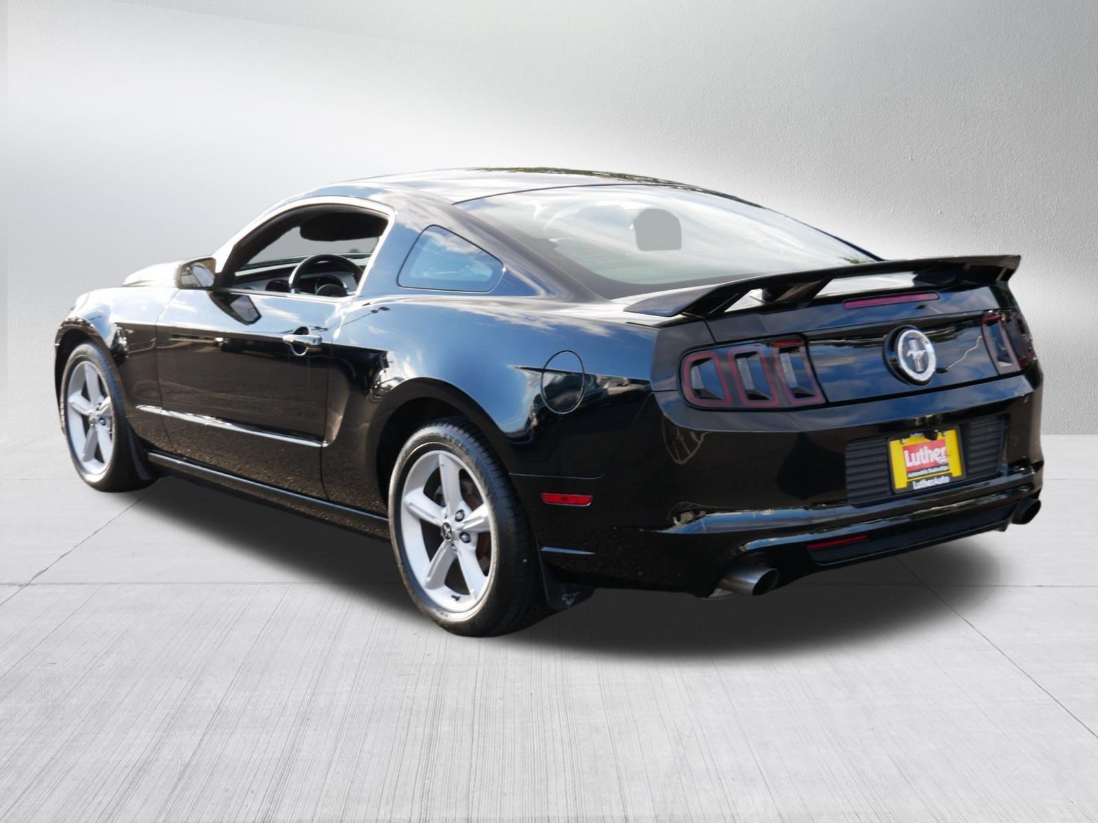 Used 2014 Ford Mustang Premium RWD image 5