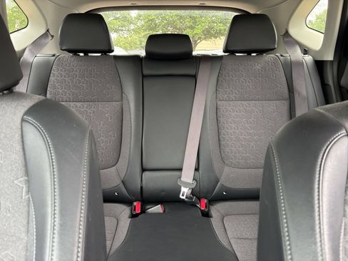 Used 2025 Kia Seltos S FWD image 40