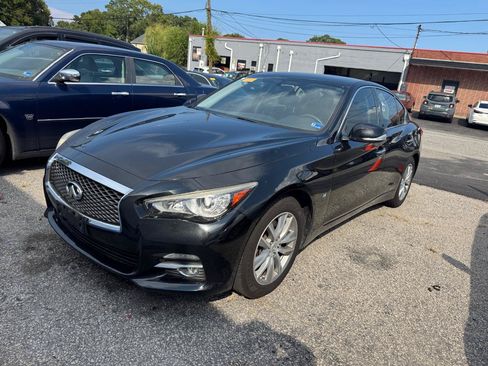 Used 2015 INFINITI Q50 AWD w/ Moonroof Package image 2