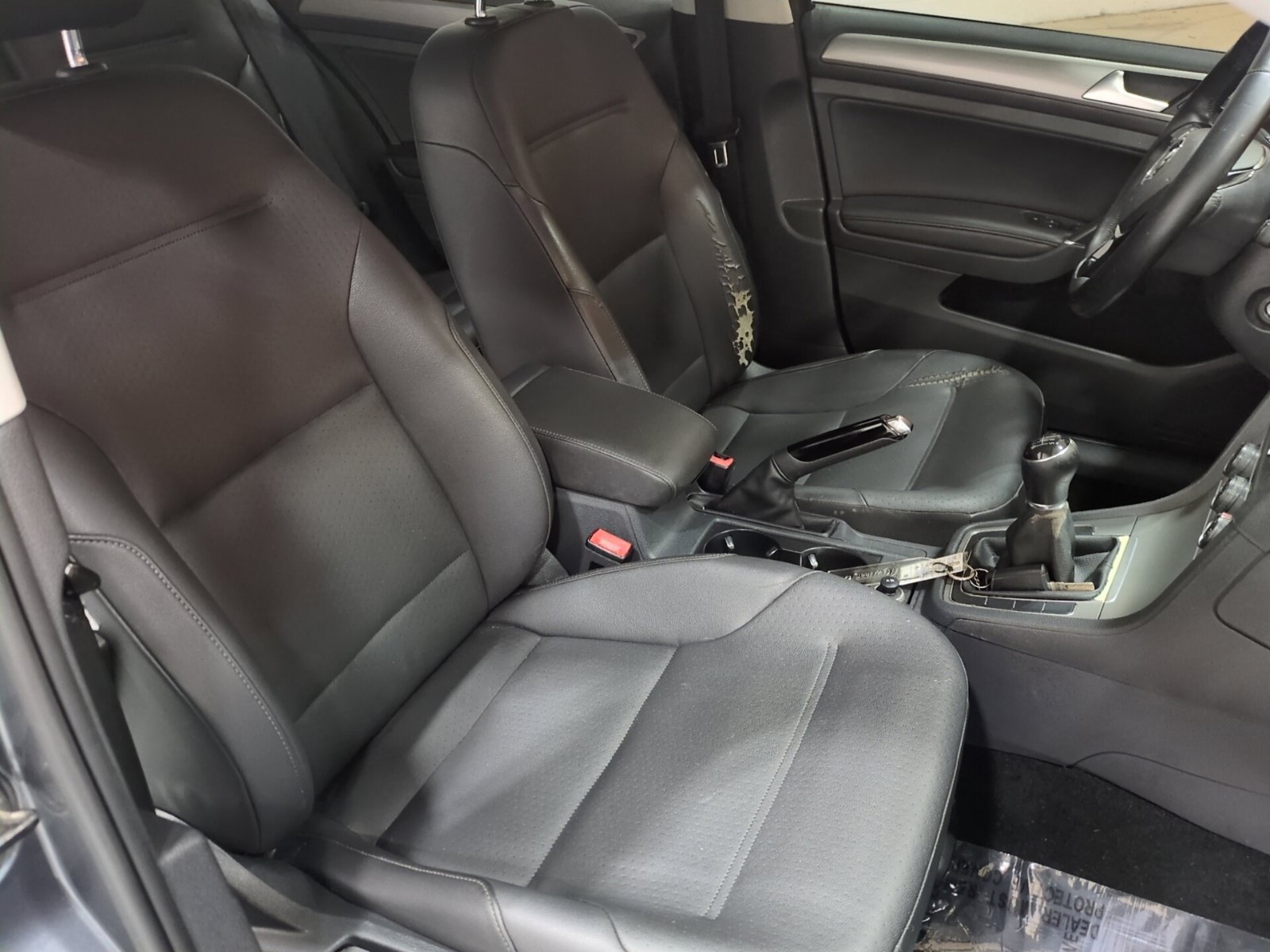 Used 2015 Volkswagen Golf TDI S FWD image 10