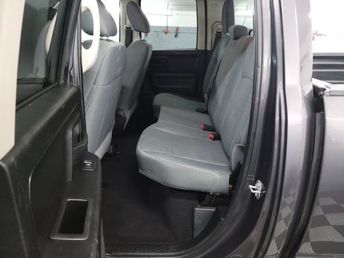 Used 2018 RAM 1500 Express w/ Express Value Package AWD/4WD image 12