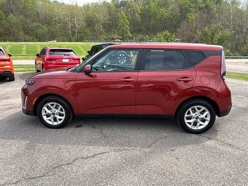 Used 2024 Kia Soul LX w/ Option Group 015 FWD image 8