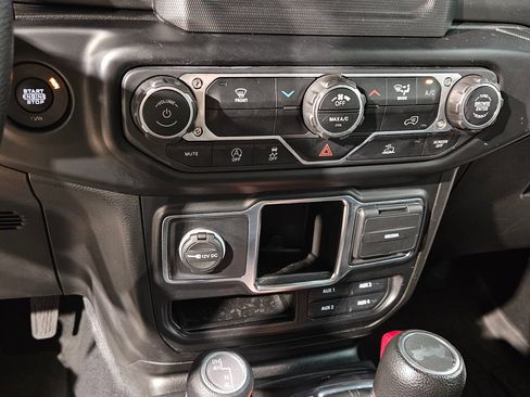 Used 2022 Jeep Wrangler Unlimited Sport AWD/4WD image 29