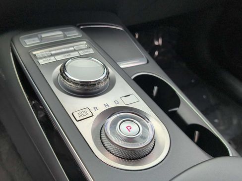 Used 2025 Genesis GV70 2.5T AWD/4WD image 31
